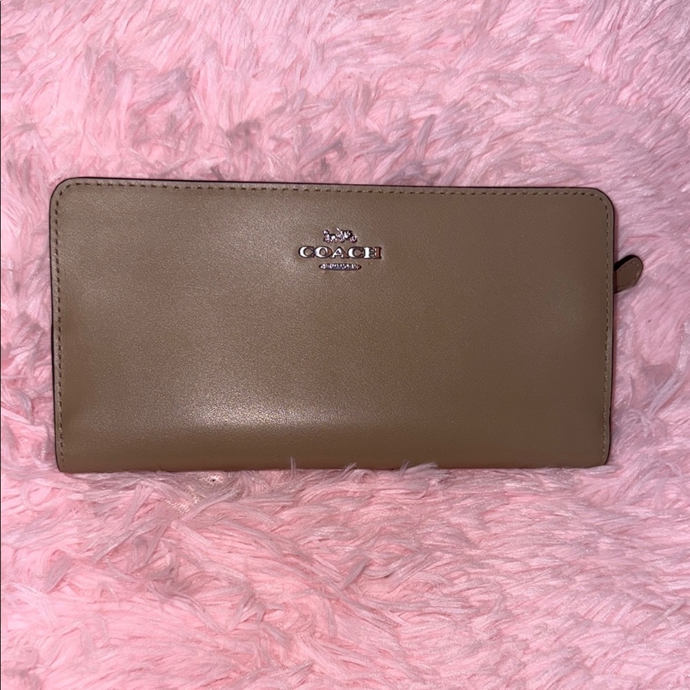 NWOT Coach Tan Leather Wallet